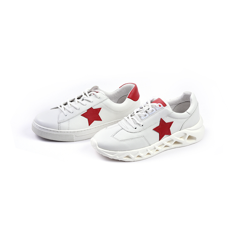 Sepatu bintang merah